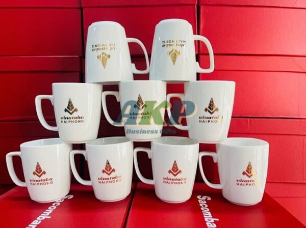 Ly sứ in logo - Một cách hiệu quả để quảng cáo thương hiệu của bạn
